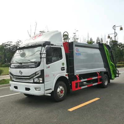 國六8方大多利卡后掛桶壓縮垃圾車