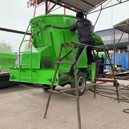 飼料攪拌機(jī) 小型飼料攪拌機(jī) 臥式飼料攪拌機(jī)