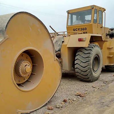 沖擊式壓路機租賃 一站式?jīng)_擊壓路機 租賃 施工