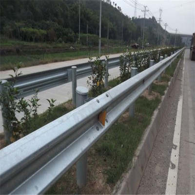 公路波形護欄